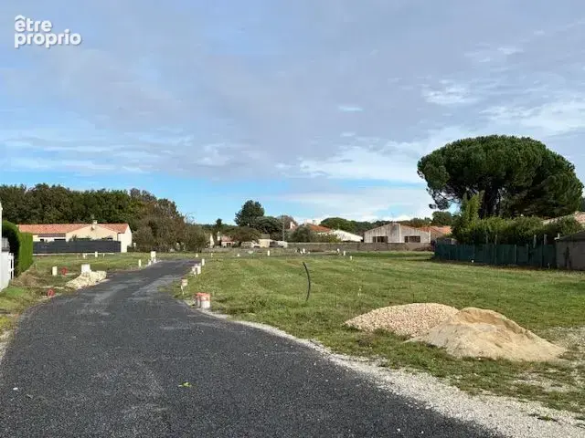 Terrain à bâtir de 390 m² à VAUX-SUR-MER (17) - photo 2