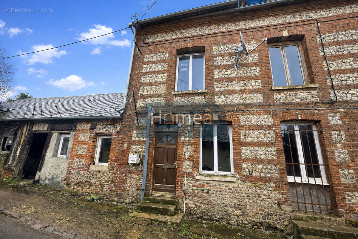 Ensemble immobilier de 155m2 avec batiment et cour à rénover DOUDEVILLE - photo 8