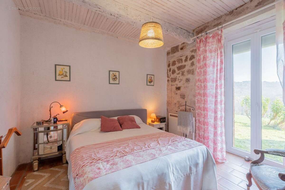 Propriété de charme en pierre - Cadre bucolique d'exception avec vue dominante - photo 12