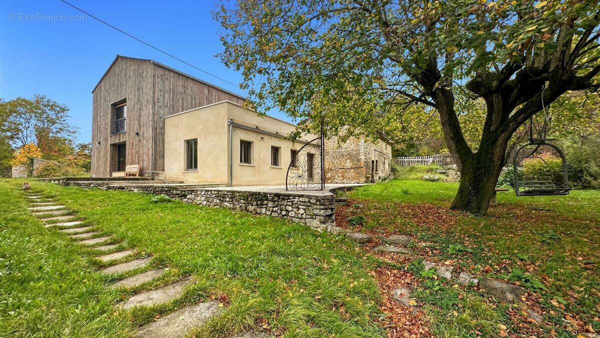 Châteaudouble (26120) : 2 tènements sur 8300 m2, en zone naturelle - photo 5
