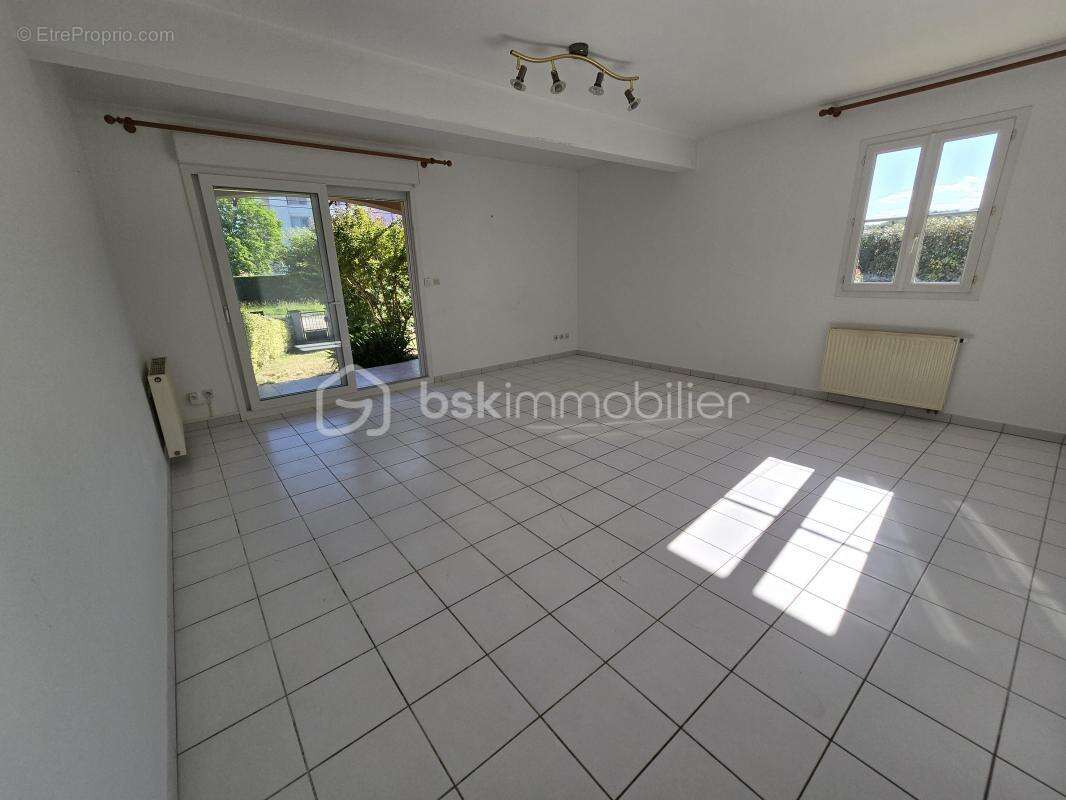 Appartement à SAINT-PAUL-TROIS-CHATEAUX