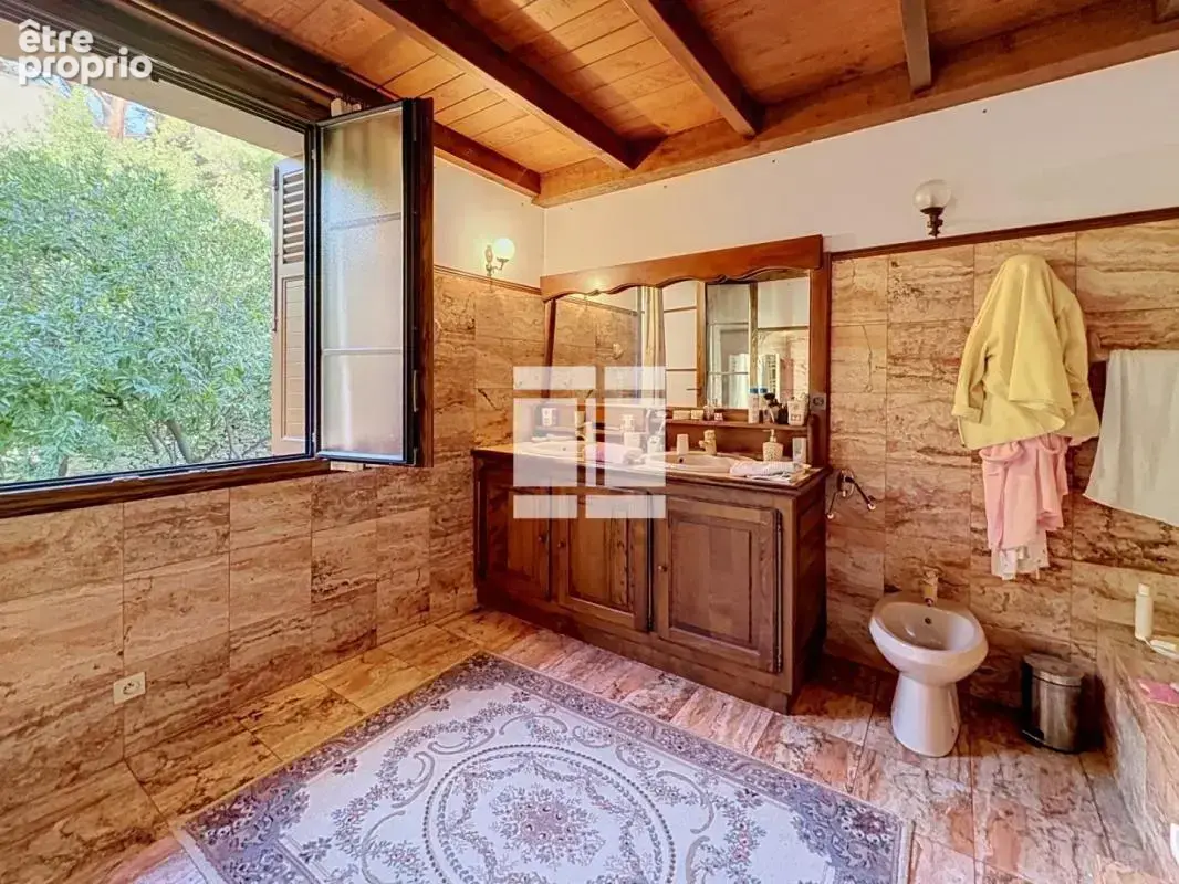 Maison de style provençal – 5 pièces, 175 m² – San-Martino-di-Lota - photo 7