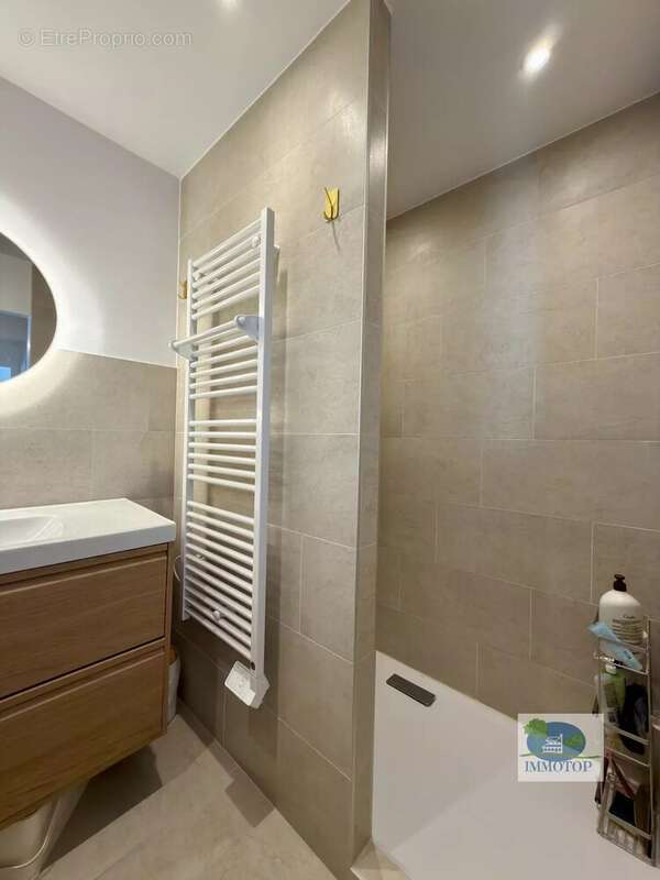 Appartement à ROQUEBRUNE-CAP-MARTIN