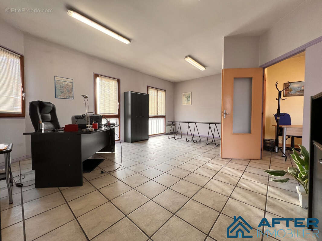 Commerce à CHANTEHEUX