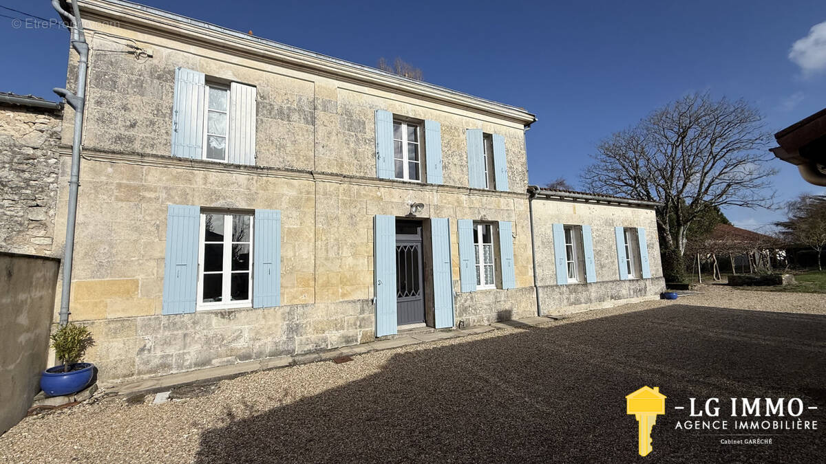 Maison à BRIE-SOUS-MORTAGNE