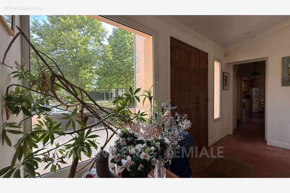 Maison 230 m² à Maisons-Laffitte  - photo 3