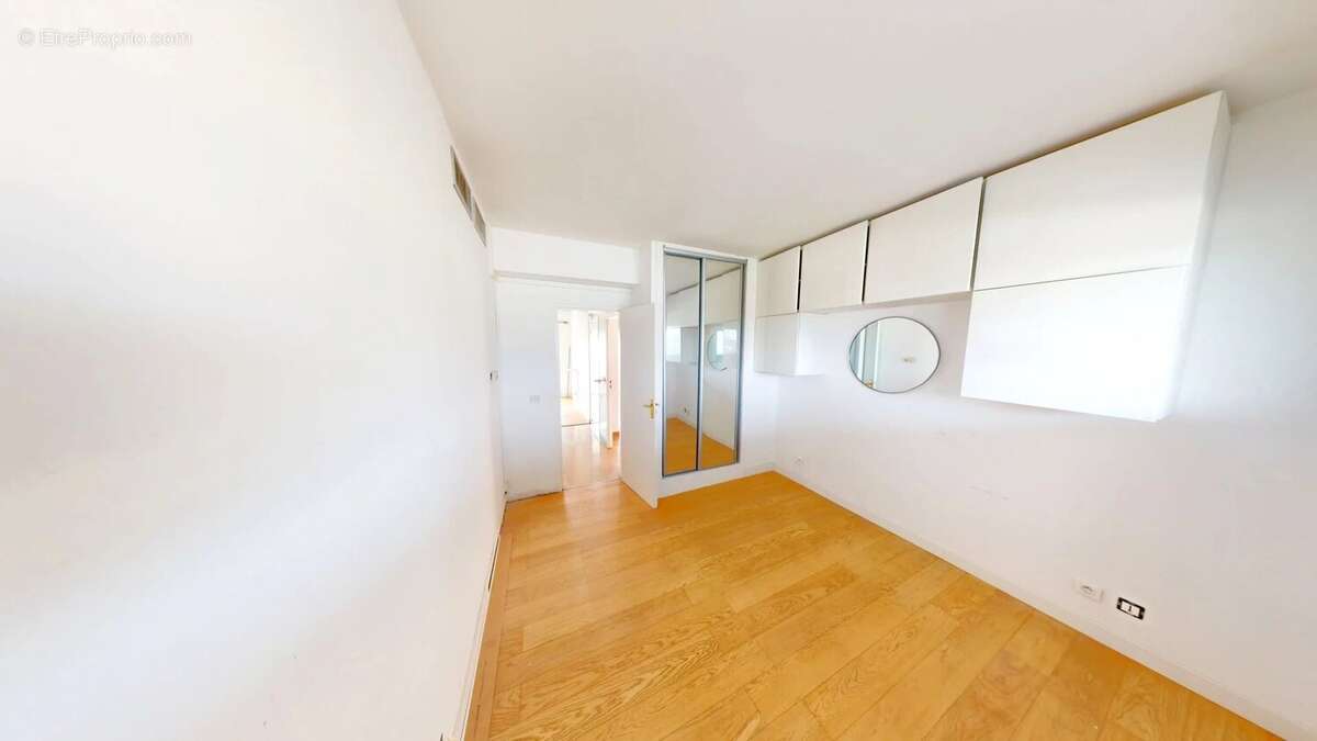 Appartement à VILLENEUVE-LOUBET