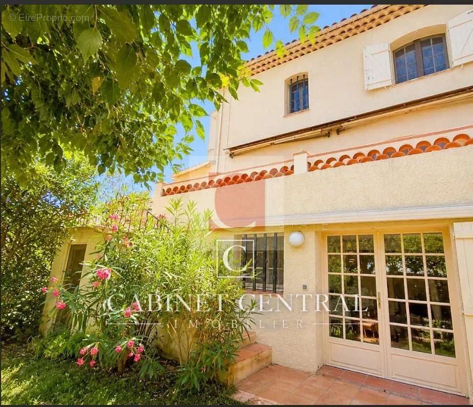 Maison à TOURRETTES-SUR-LOUP