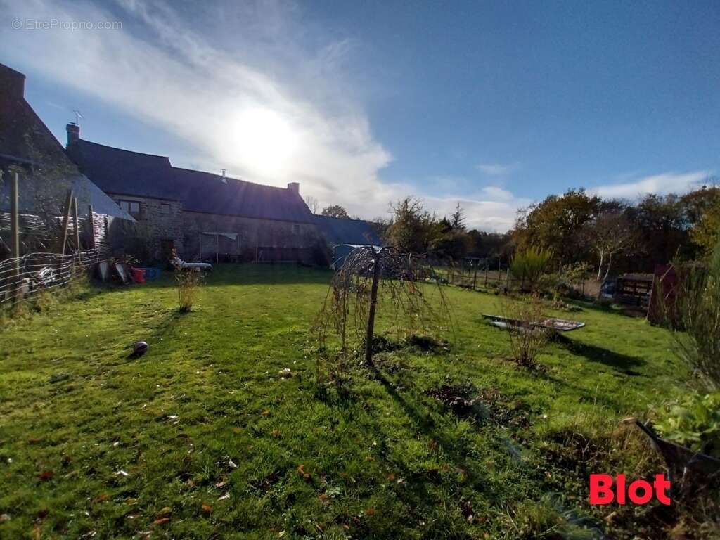Maison à SAINT-PIERRE-DE-PLESGUEN