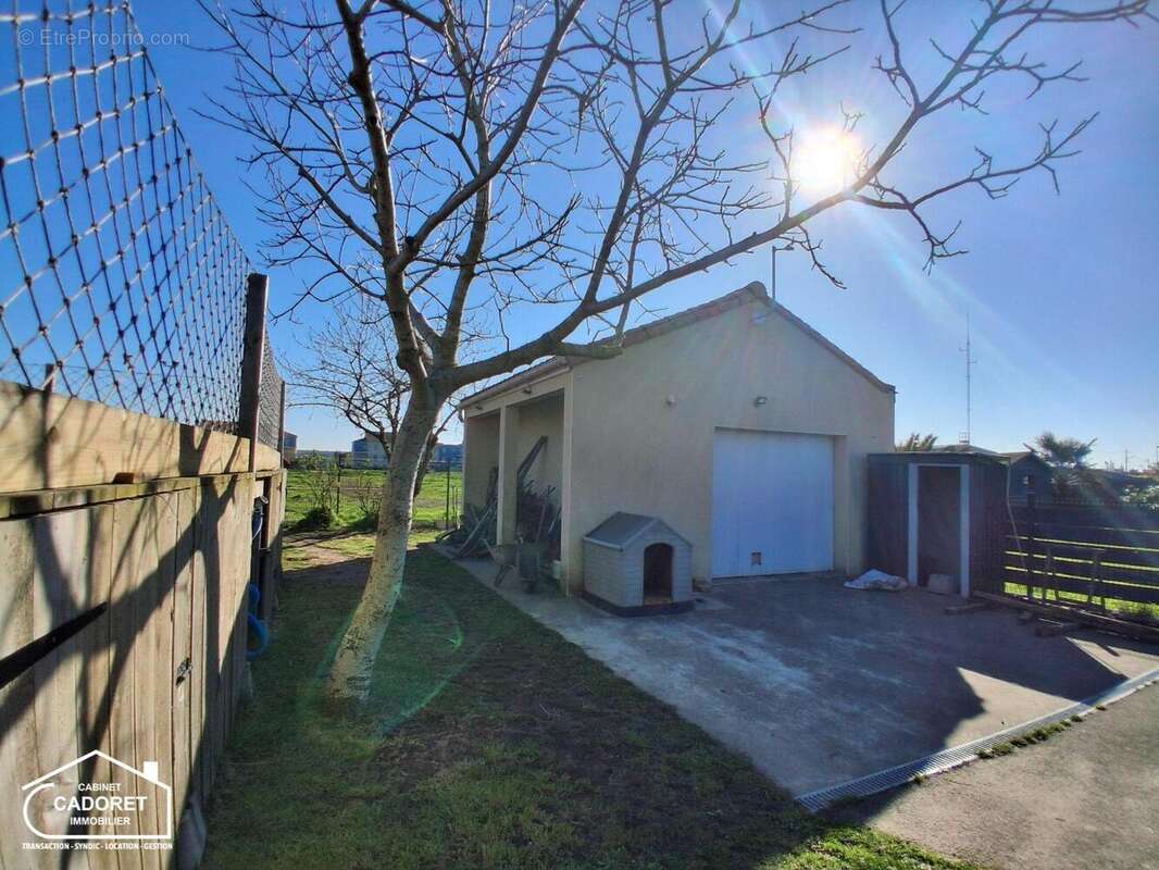   - Maison à PAIMBOEUF