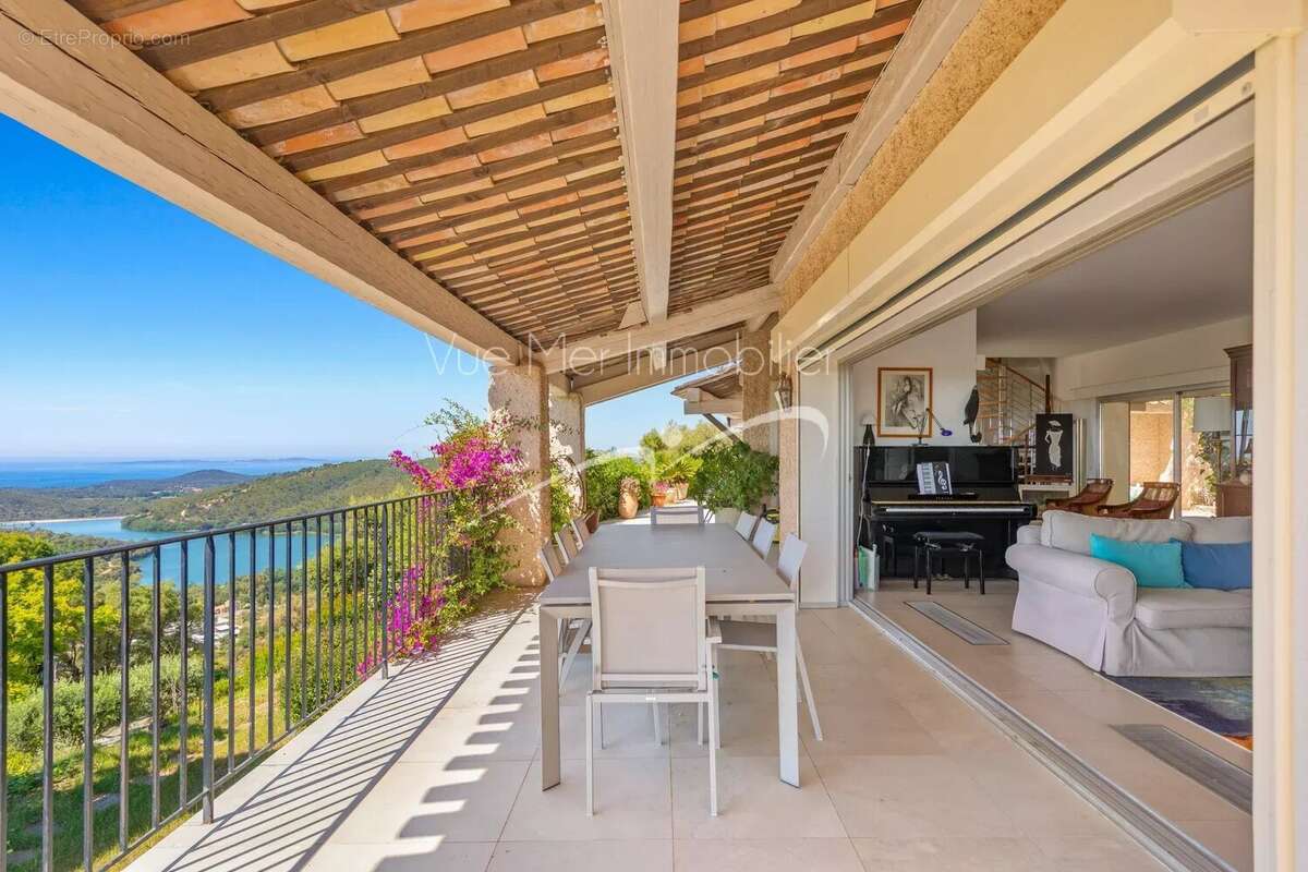 Maison à BORMES-LES-MIMOSAS