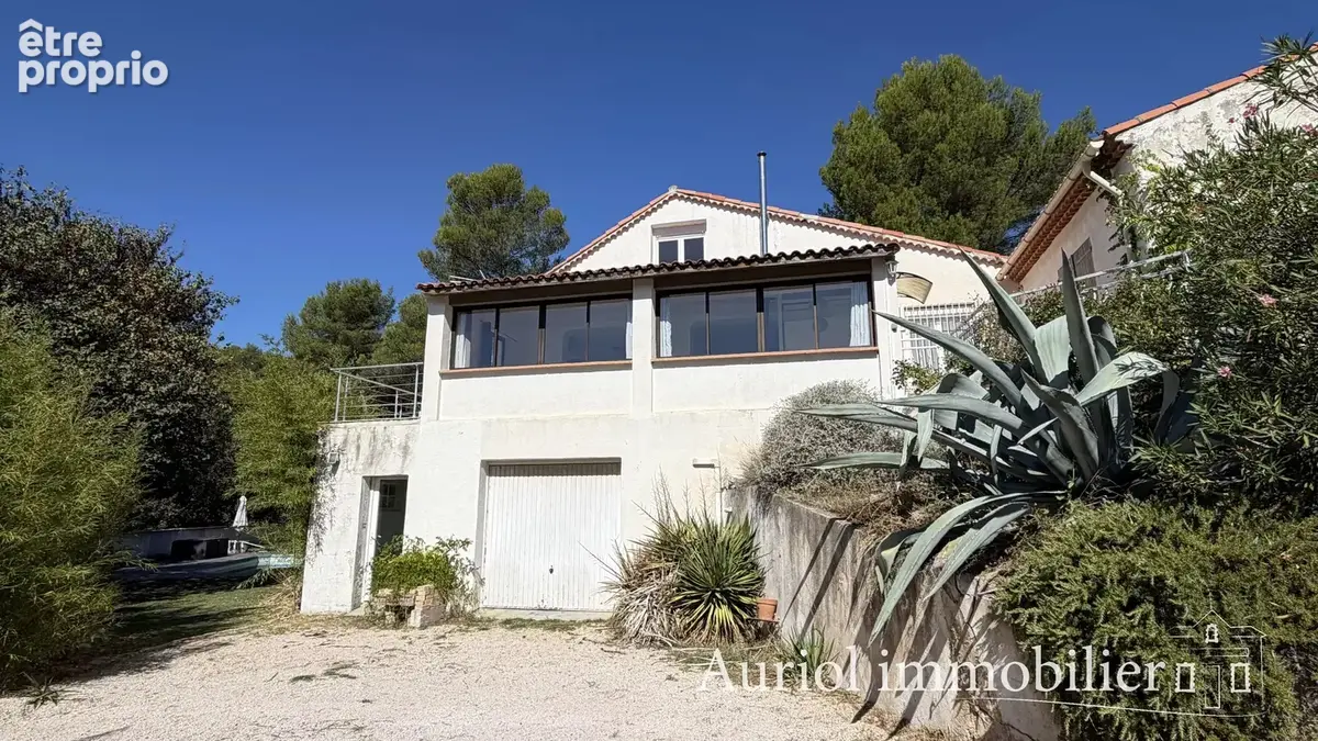 PEYPIN Villa 2 logements sur 3200 m2 terrain avec piscine et garage - photo 14