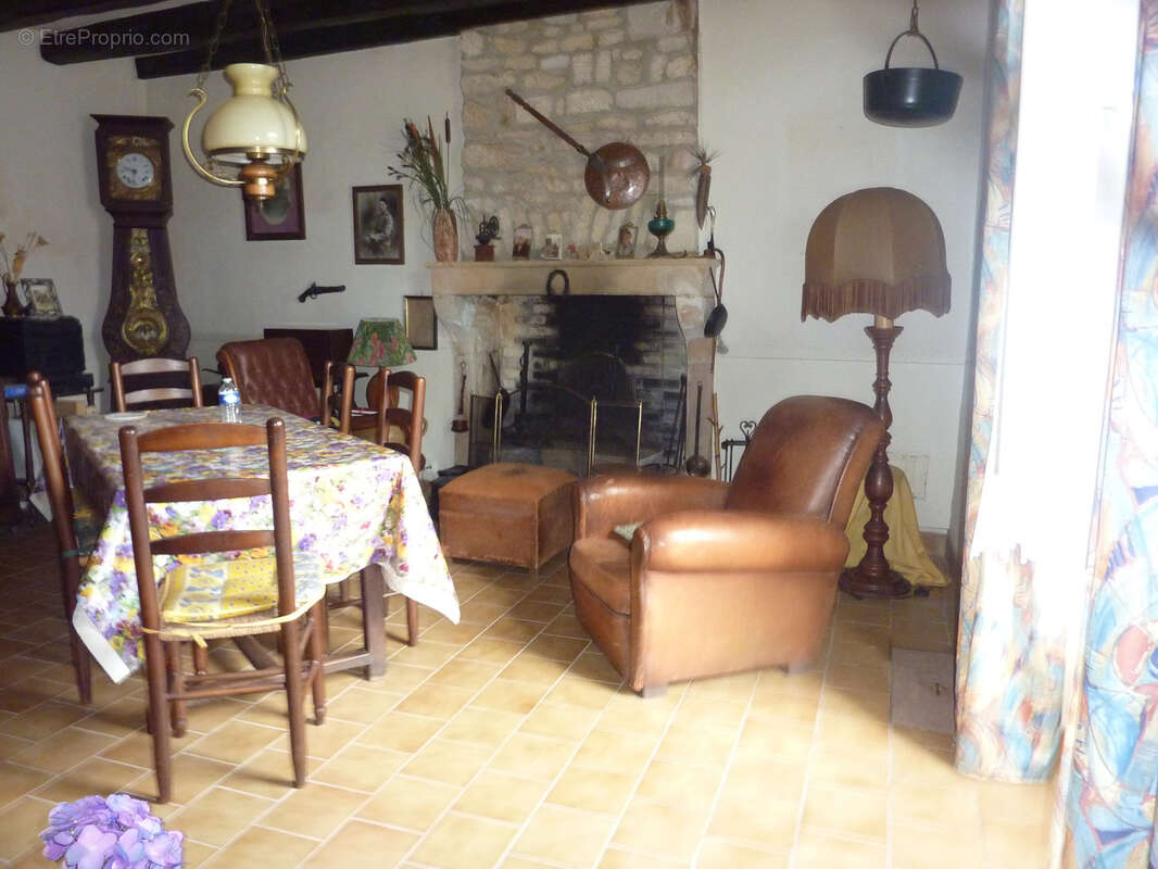 Maison à NALLIERS