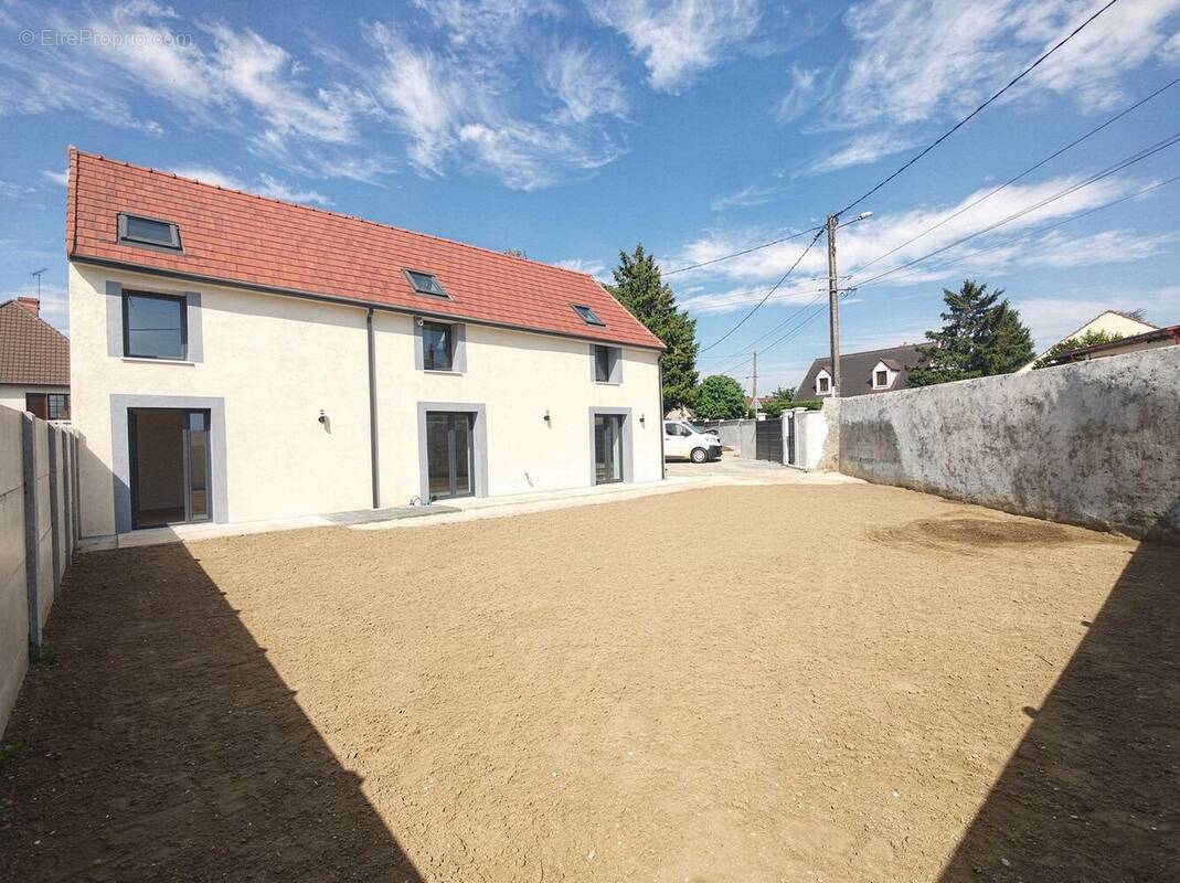 Maison à MEREVILLE