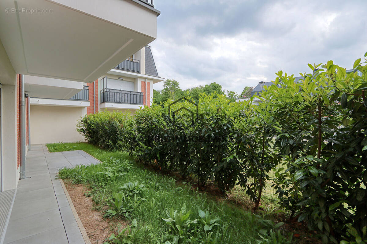 Appartement à EMERAINVILLE