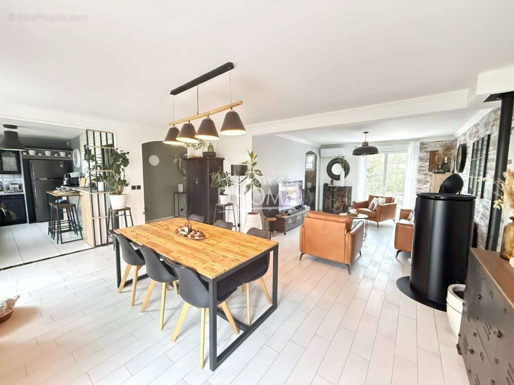 Maison à ROZAY-EN-BRIE