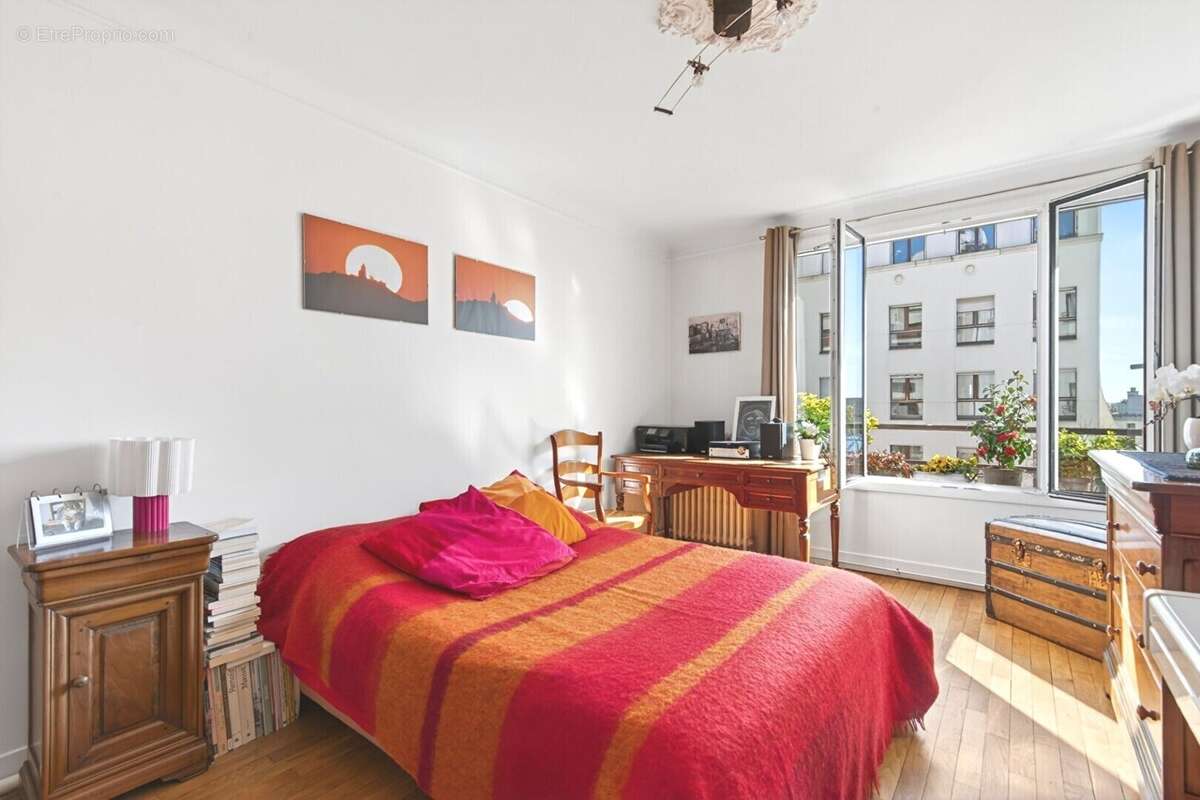 Appartement à PARIS-20E