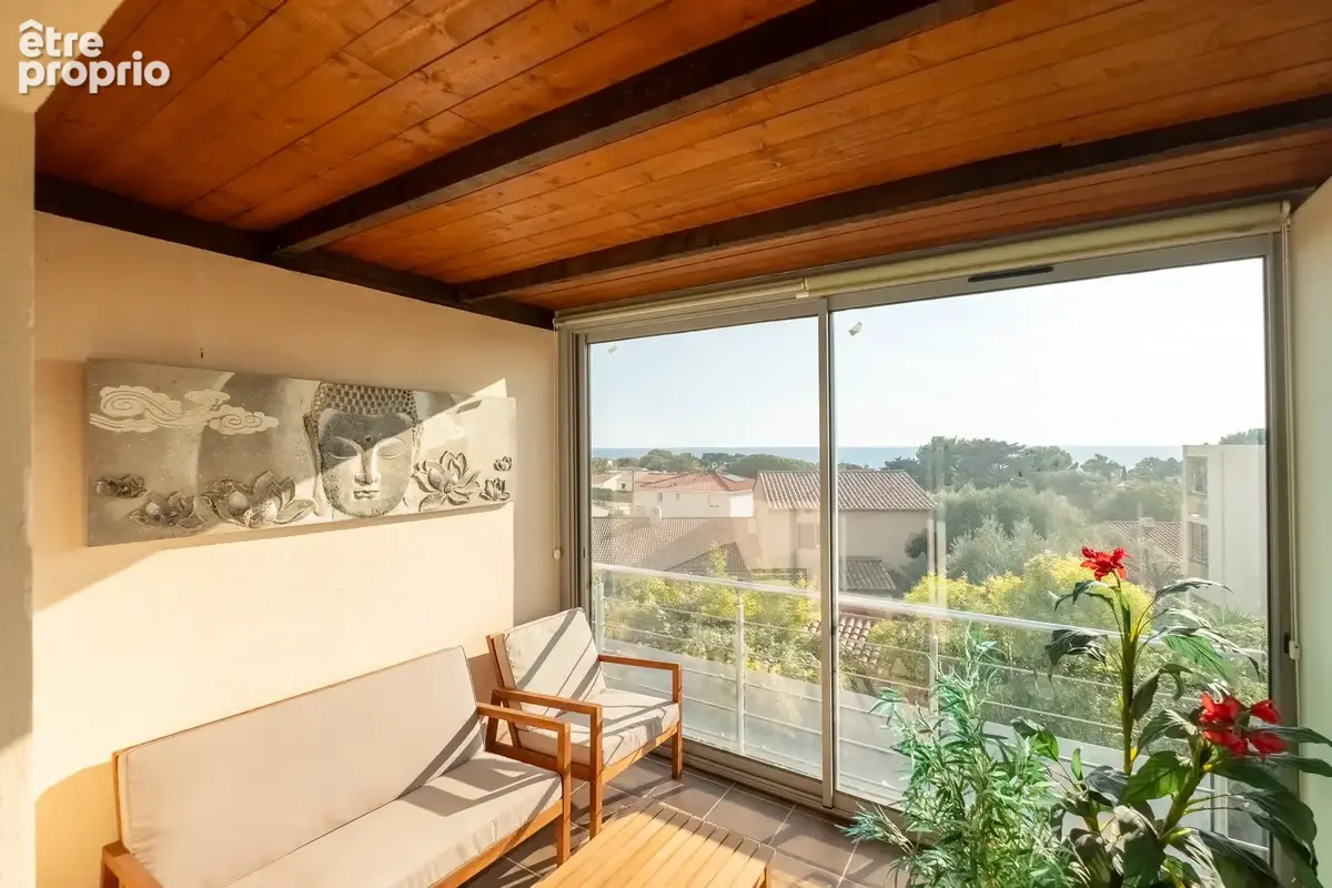 Proche calanques et commerces, exceptionnel T3/4 en duplex avec vue mer et 2 parkings - photo 8