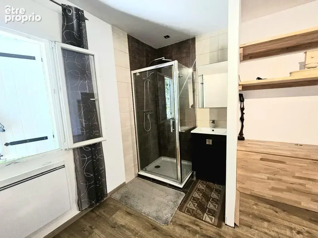 BASTIDE  Rénovée - 190 m²  4 Chambres - terrain clos et arboré de 600 m² avec belle Piscine - photo 8