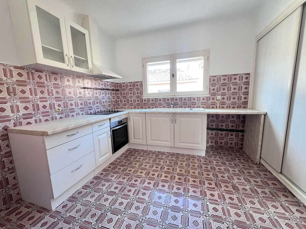Appartement à FOURQUES