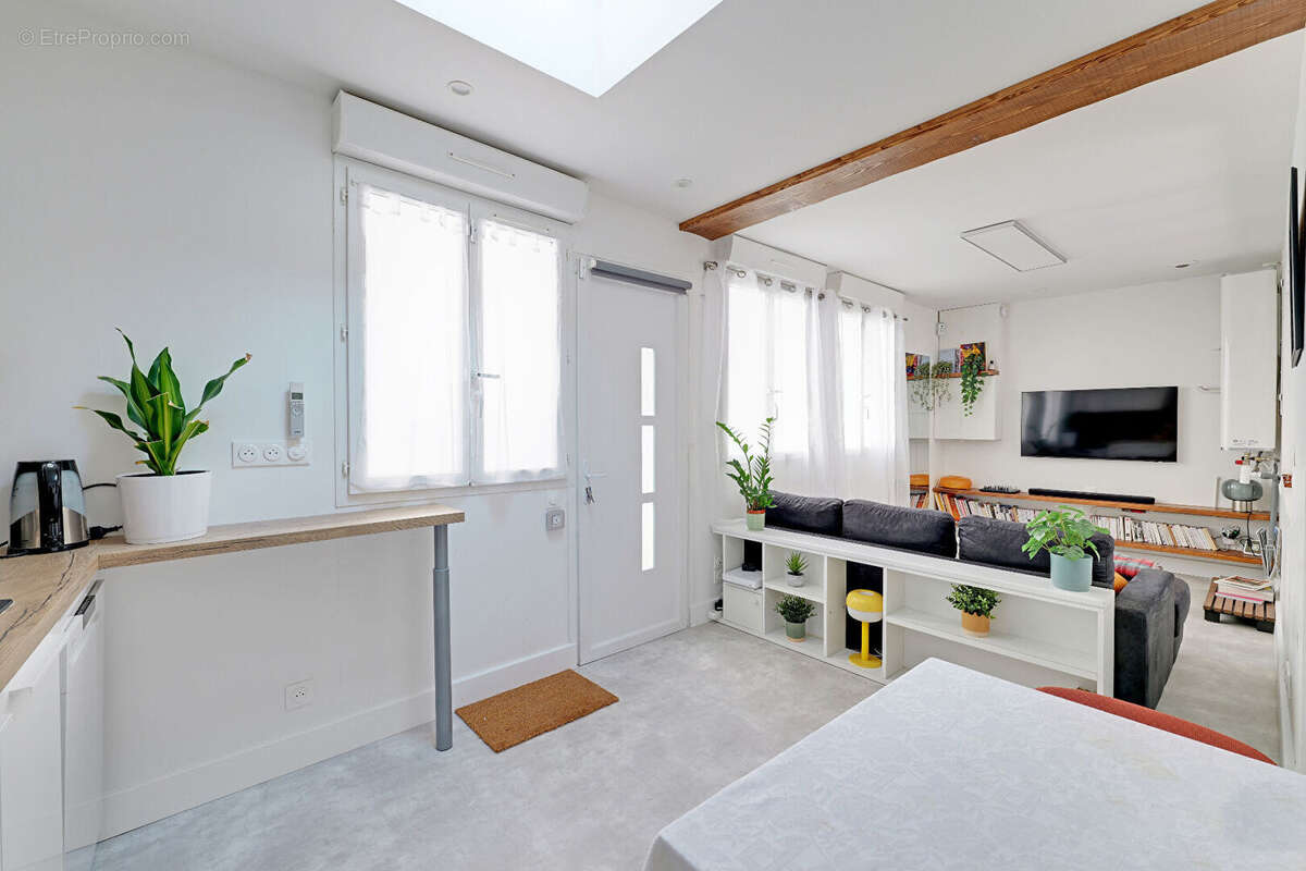 Appartement à PARIS-10E