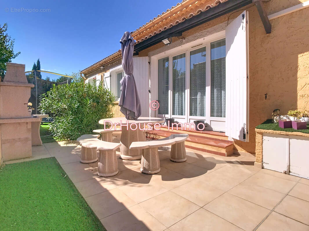 Maison à SAINT-VICTORET