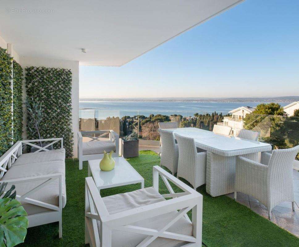 SETE- MONT ST CLAIR  vue mer avec une terrasse de 100m2 - photo 2
