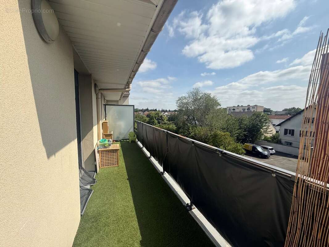 Joli 3 pièces situé au dernier étage ! - photo 2