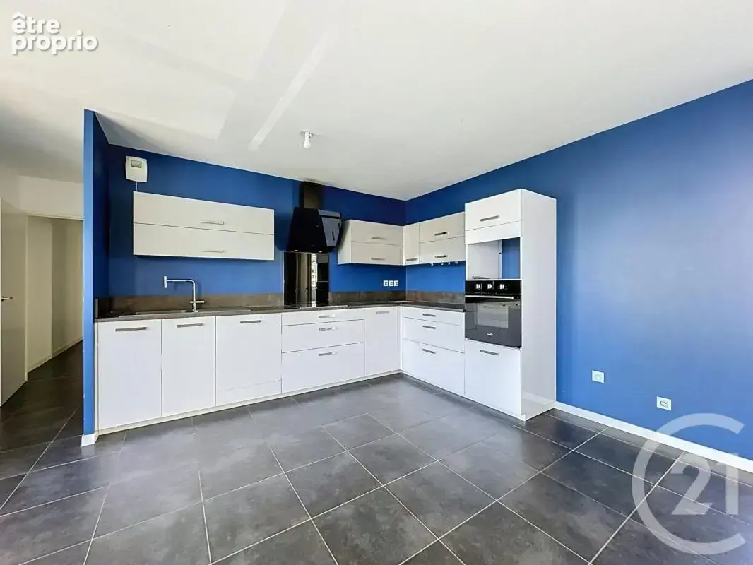 Appartement 4 pièces 81 m² à vendre à Saint-Priest (69800) - photo 4