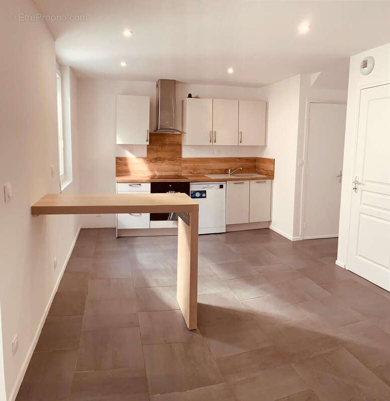 Cuisine aménagée équipée - Appartement à ROYAN