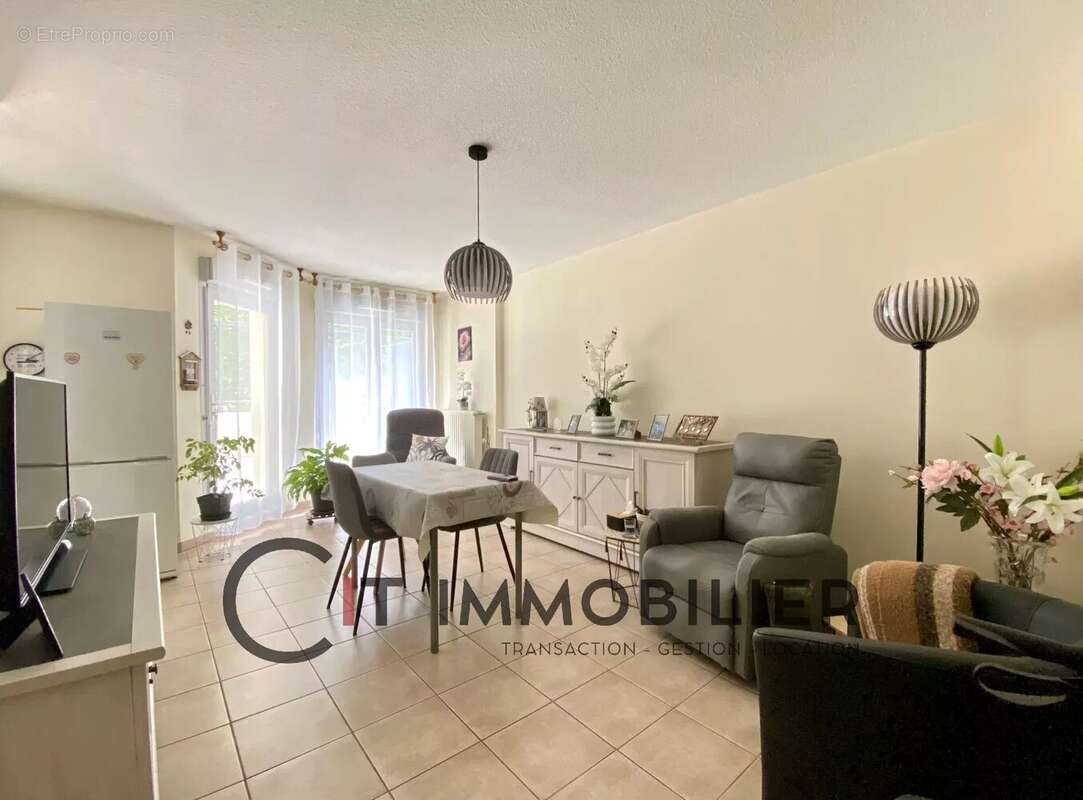 Appartement à LA TOUR-DU-PIN