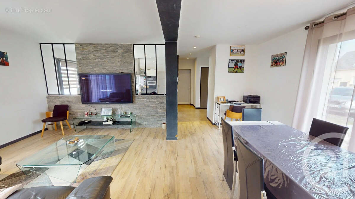 Maison à SAINT-QUENTIN