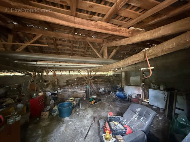 Maison à SAINT-CHRISTOPHE-DE-DOUBLE