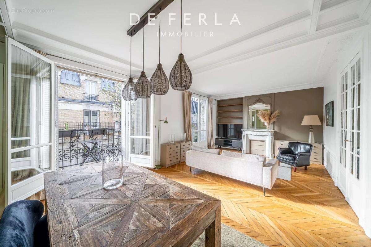 Appartement à PARIS-14E