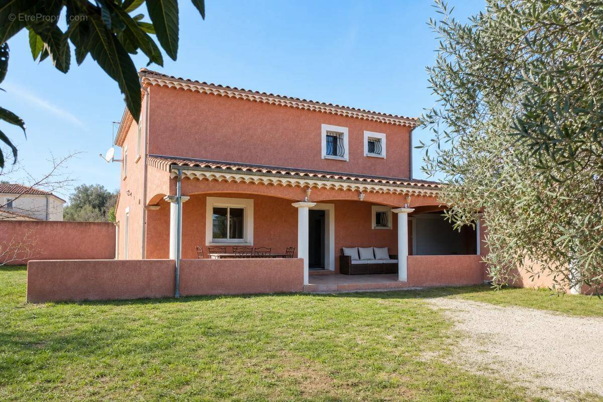 Maison à MONTELIMAR