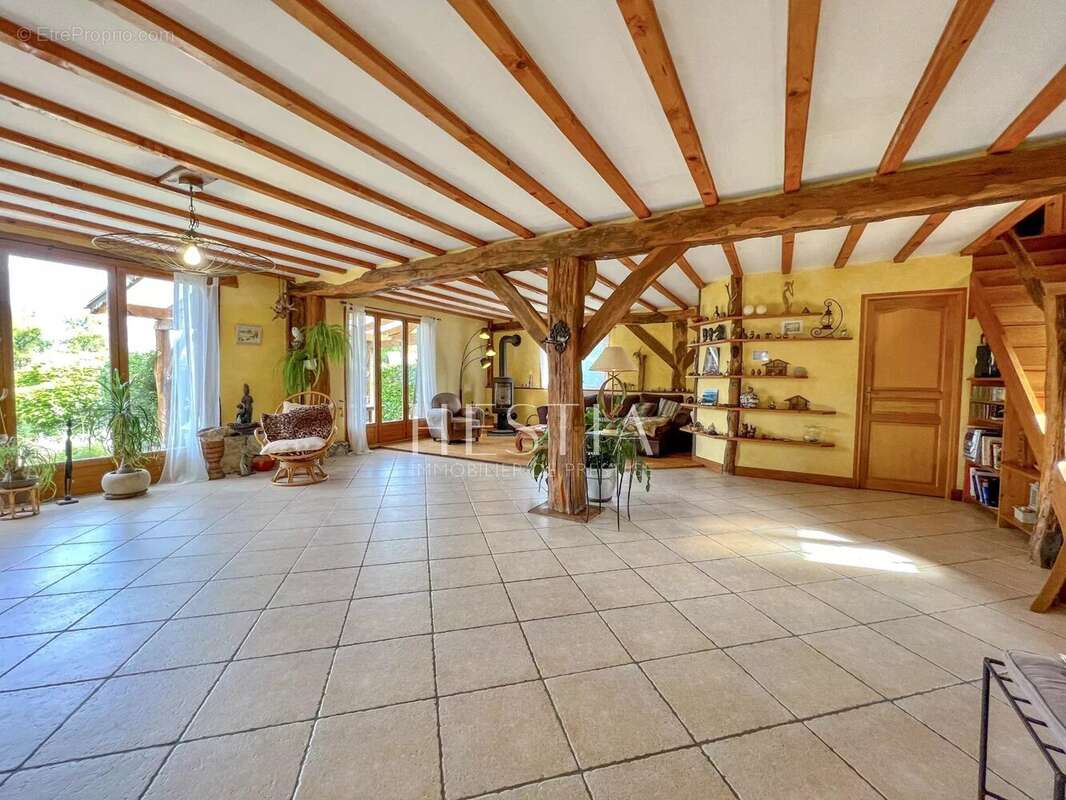 Maison à LEPIN-LE-LAC