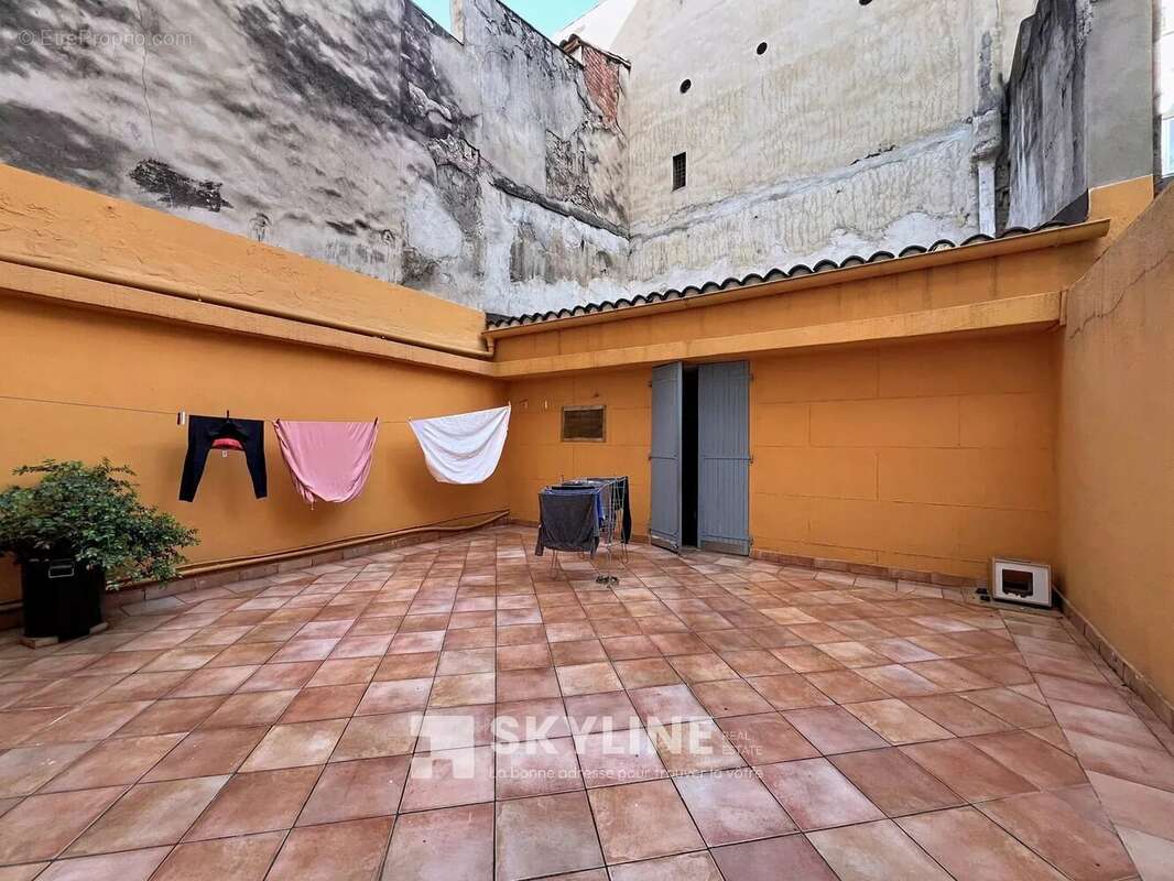 Appartement à MARSEILLE-1E