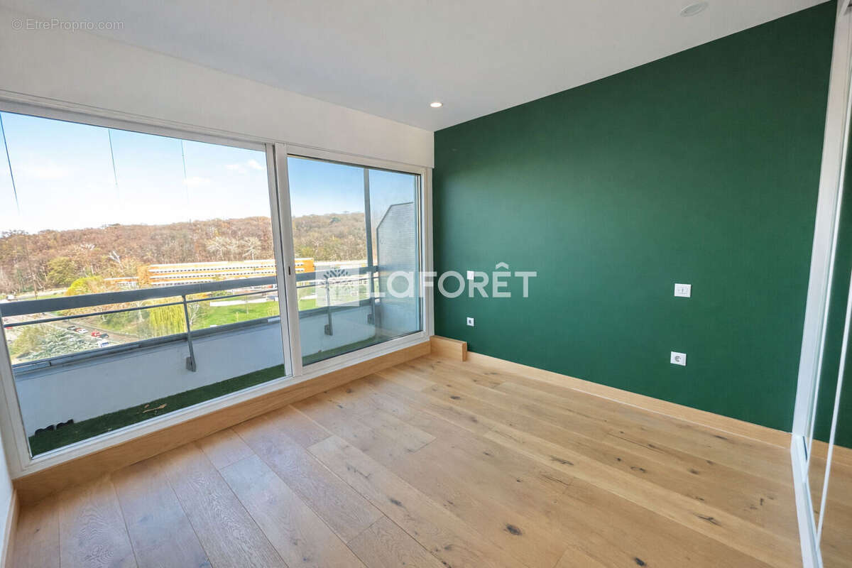 Appartement à LA CELLE-SAINT-CLOUD