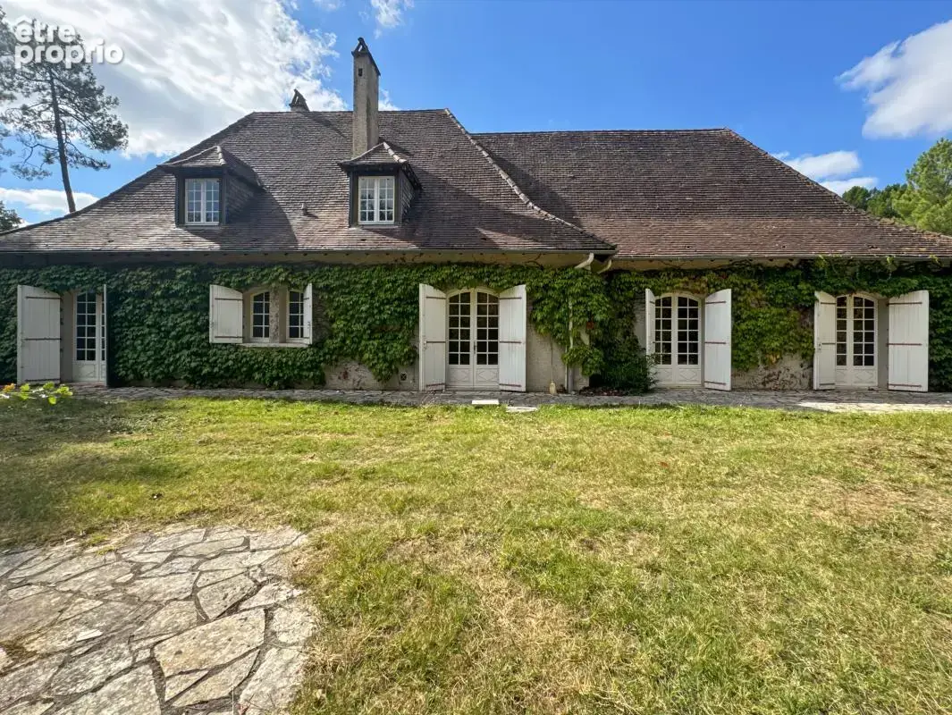Chancelade – propriété de caractère aux volumes remarquables, au cœur d’un parc clos de 1,5 hectare - photo 2