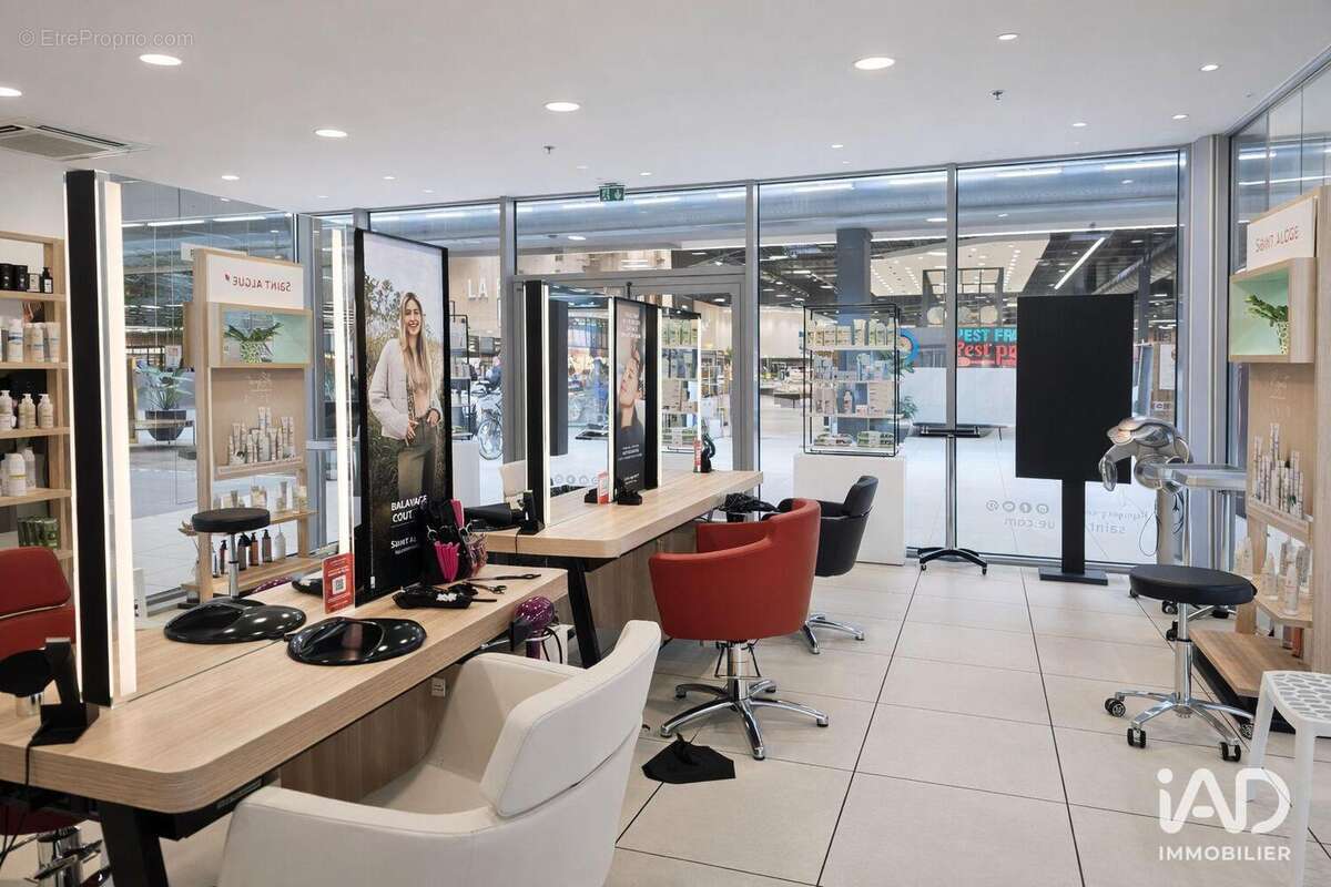 Photo 3 - Commerce à HOUTAUD