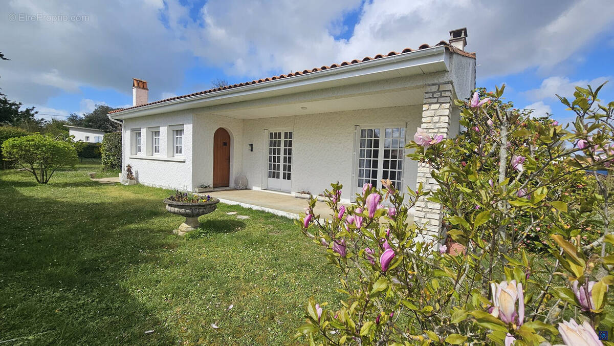 Maison à VAUX-SUR-MER