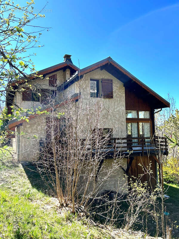 Maison à BEAUVEZER