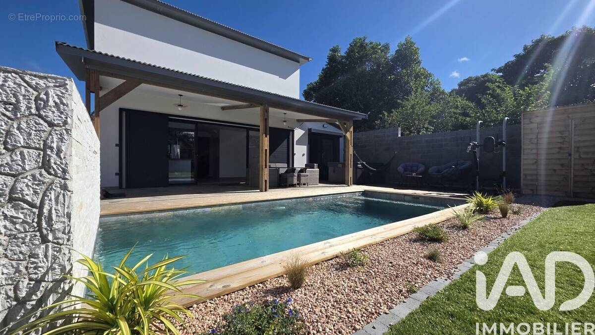 Photo 1 - Maison à SAINT-PIERRE