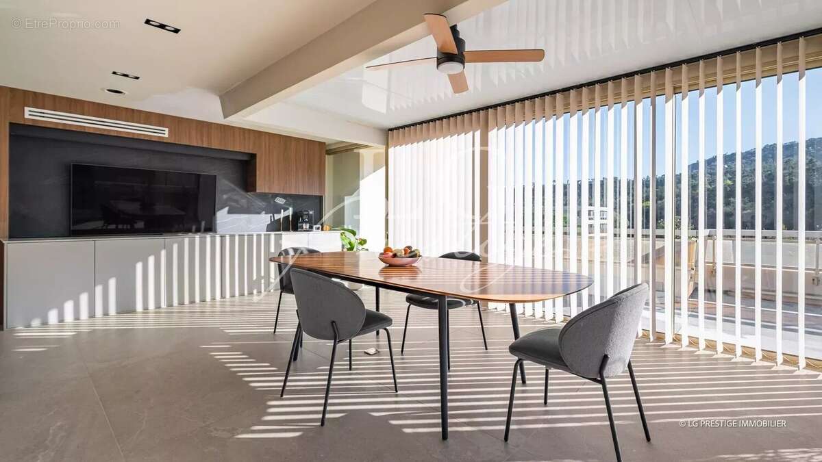 Appartement à MANDELIEU-LA-NAPOULE