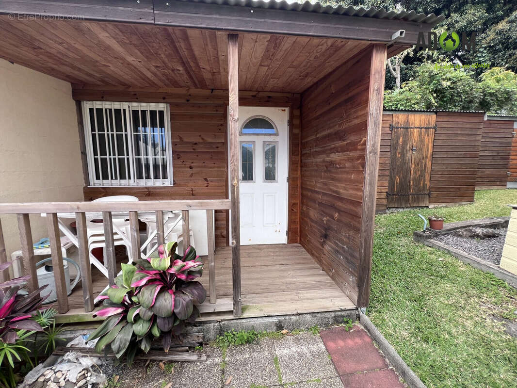 Jardin - dépendance  - Maison à LE TAMPON