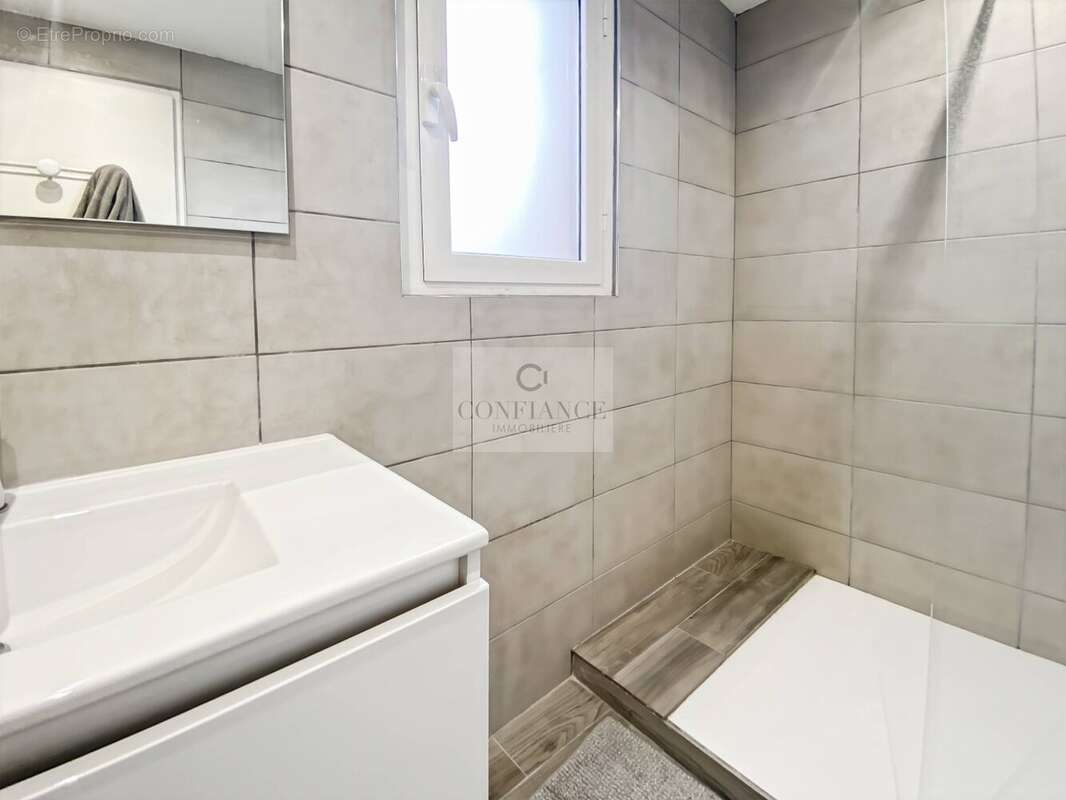 Appartement à SAINT-ETIENNE-DE-TINEE