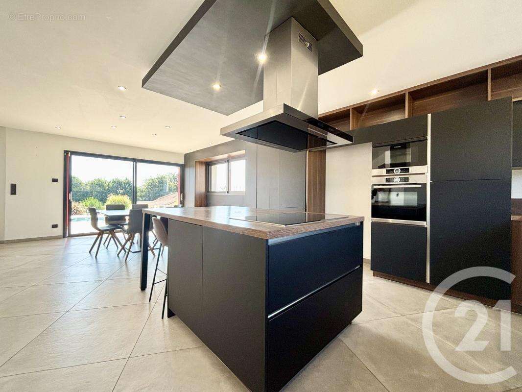 Maison 287 m² à Limoges  - photo 11