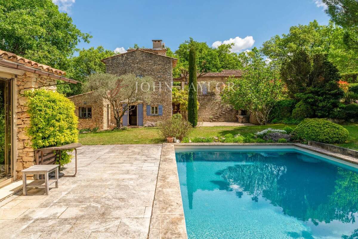 Maison à GORDES