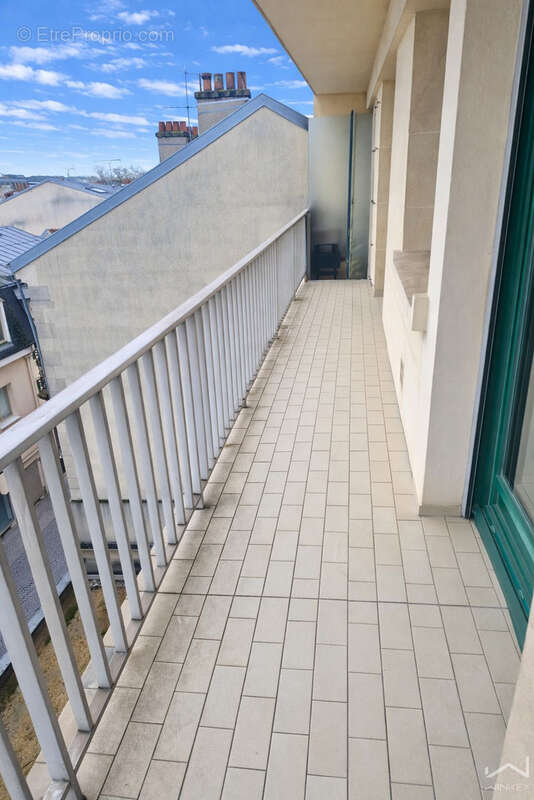T2 de 43 m2 avec balcon, cave et box en sous-sol   hyper-centre - photo 4