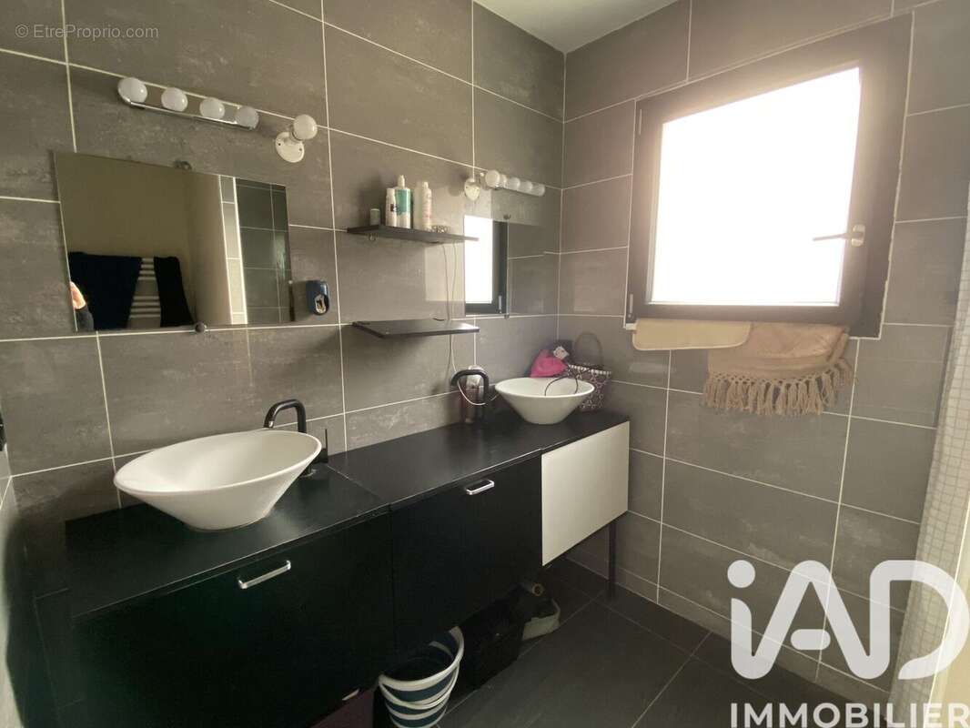 Photo 3 - Maison à SAINT-ETIENNE